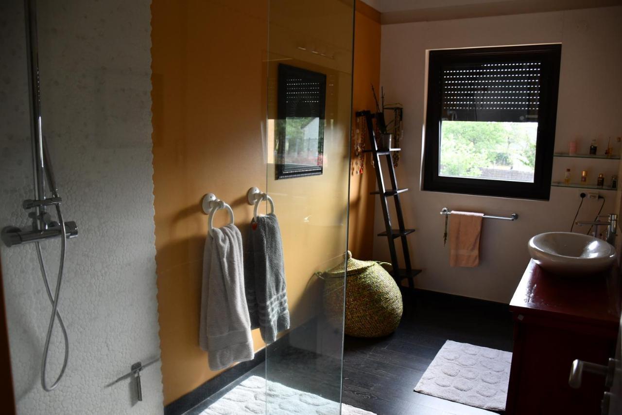 Appartement La Californie à Changé Extérieur photo